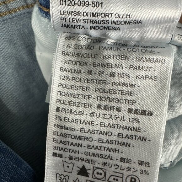 Levi's Women's Skinny Jeans in Light Blue - Picture 7 of 10